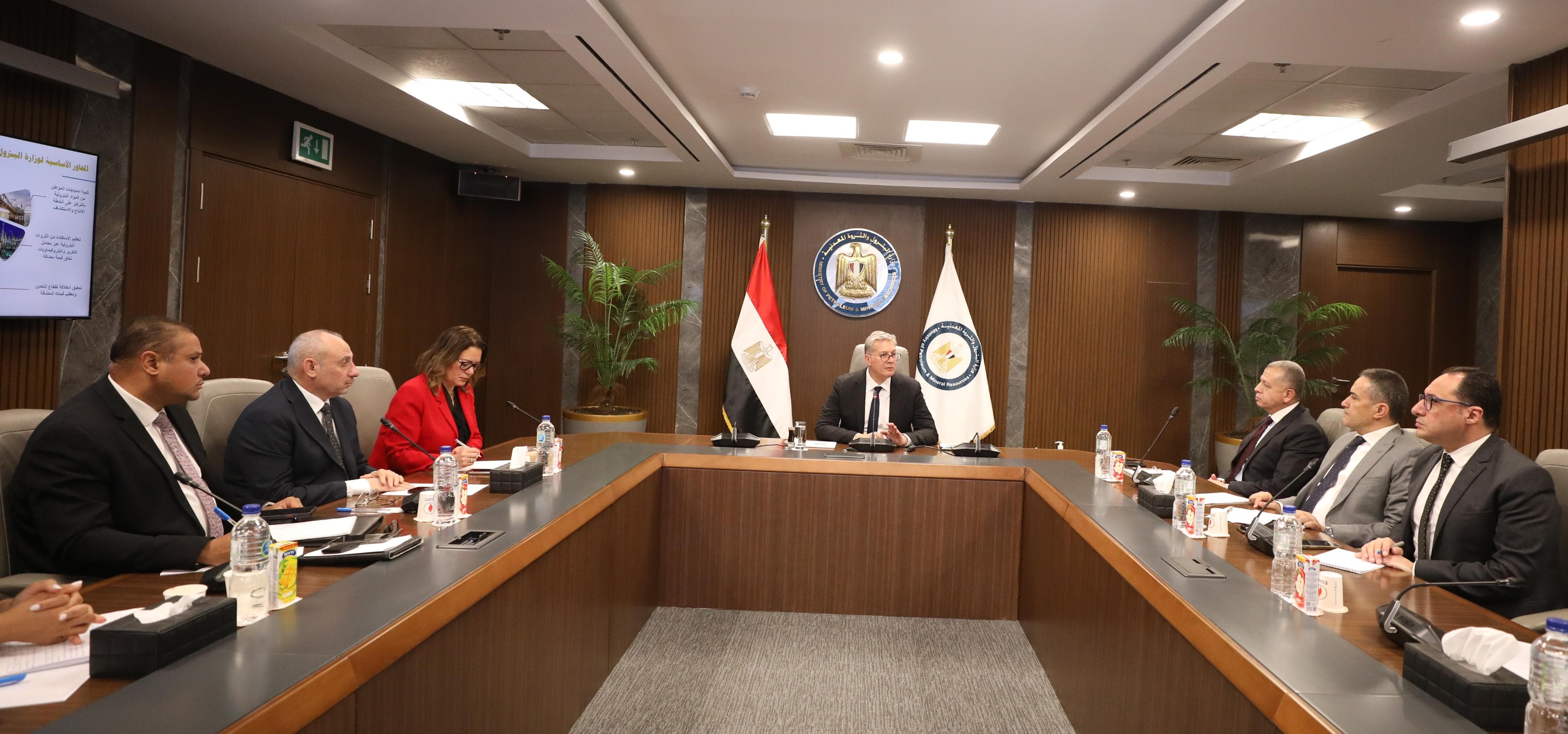 وزير البترول يؤكد لوفد برلماني أهمية تحويل 